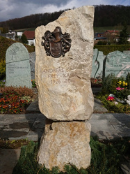 Grabstein Familienwappen: Jura Kalkstein