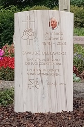 Grabstein - Schrift und Symbole graviert 