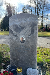 Grabstein Gneis Bergrelief Porzellanfoto