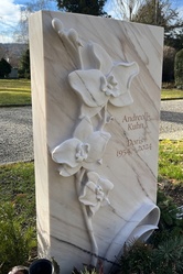 Grabstein Marmor - Blumen Relief