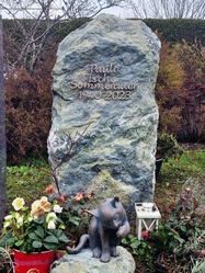 Grabstein Naturbelassen mit Bronze