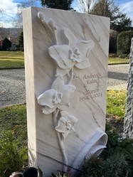 Grabstein Marmor Blumen Relief